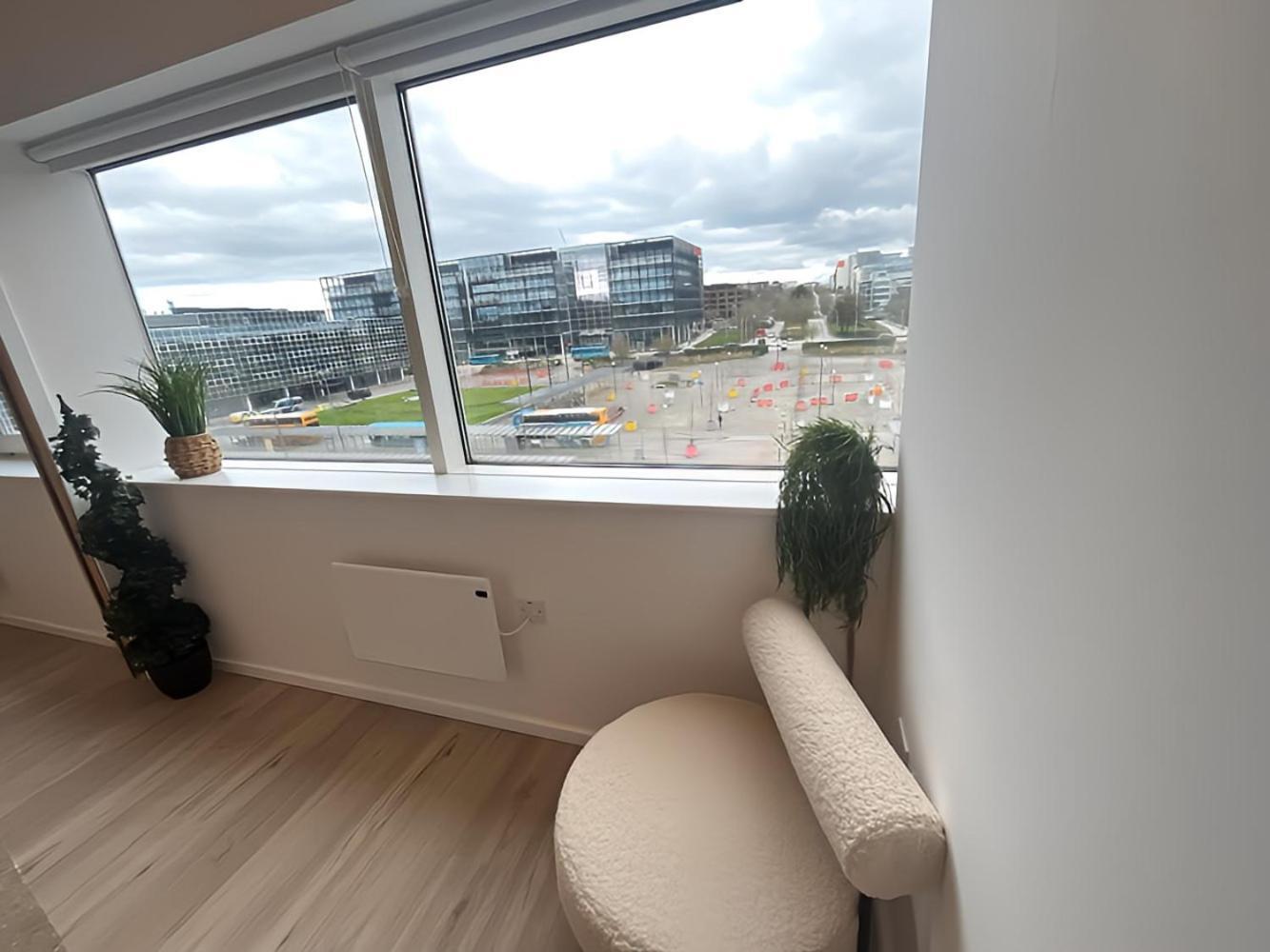 1Br Luxury Flat At Train Station - Long Stays Welcome - Just Ask Милтън Кейнс Екстериор снимка